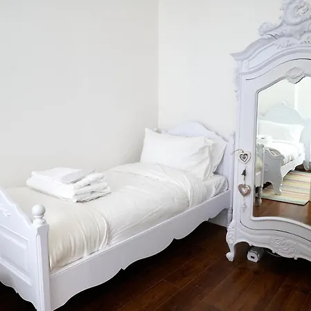 Super Stylish Flat Very Close To Freeman Hospital! Newcastle upon Tyne Exterior photo