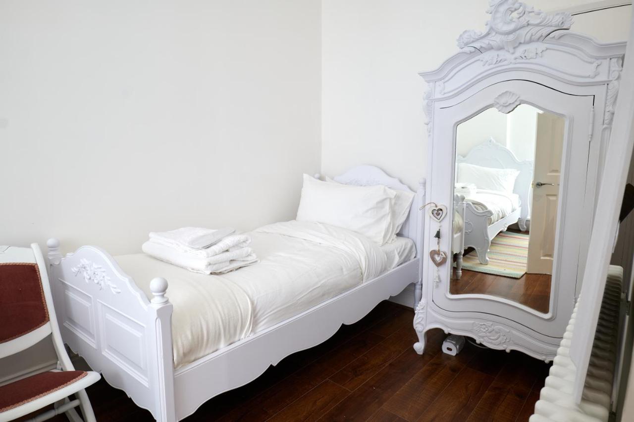 Апартаменты Super Stylish Flat Very Close To Freeman Hospital!